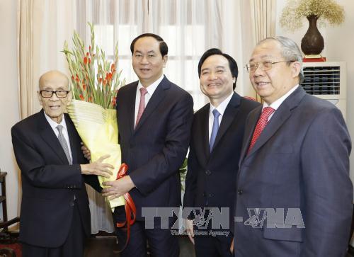 Chủ tịch nước Trần Đại Quang thăm, chúc Tết các trí thức tiêu biểu của thủ đô Hà Nội ảnh 1